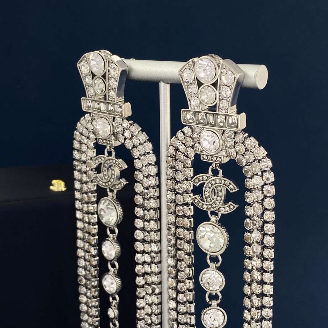 Ch**el Tassel Claw Chain Earrings Silver For Women