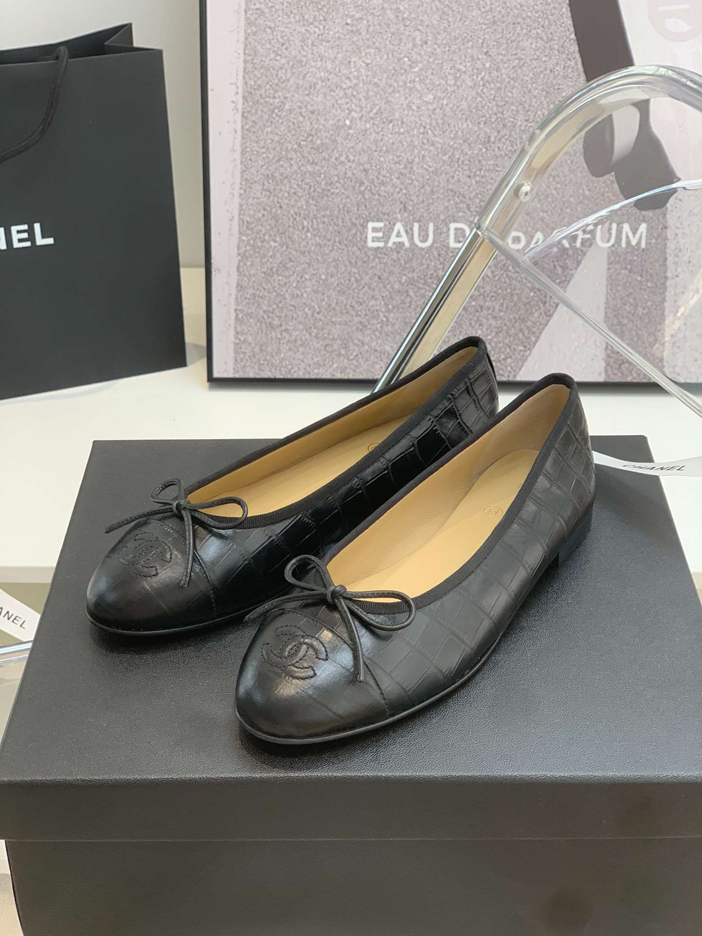 Ch**el Ballet Flats Black For Women