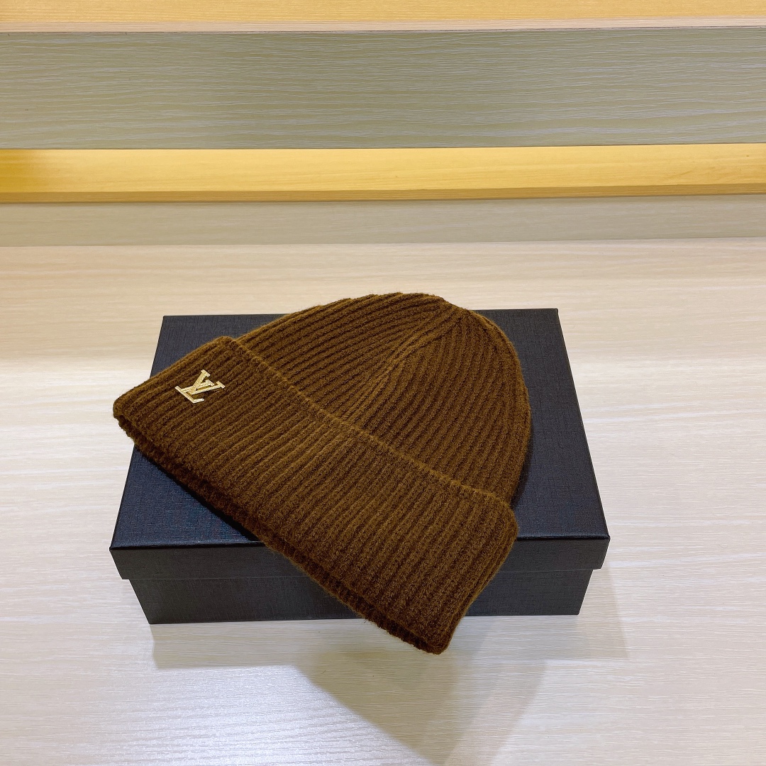 L0vis Vvtt0n Ahead Beanie Brown For Women