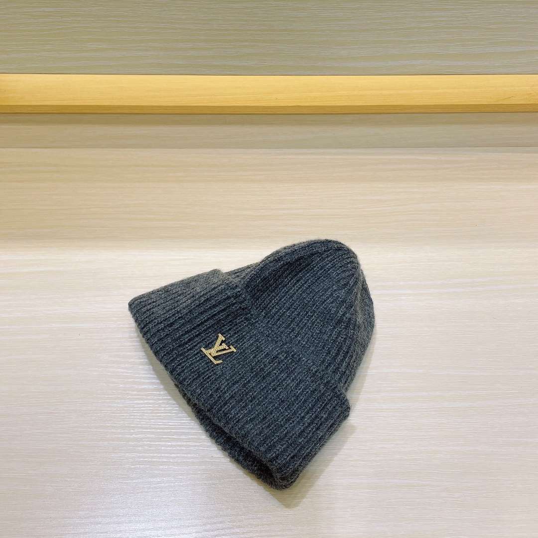 L0vis Vvtt0n Ahead Beanie Blue For Women