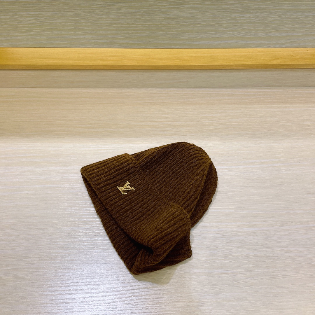L0vis Vvtt0n Ahead Beanie Brown For Women