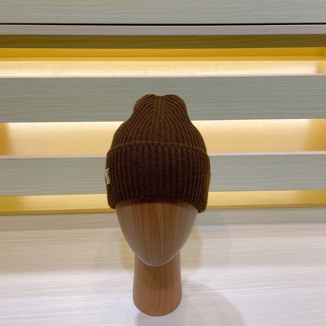 L0vis Vvtt0n Ahead Beanie Brown For Women