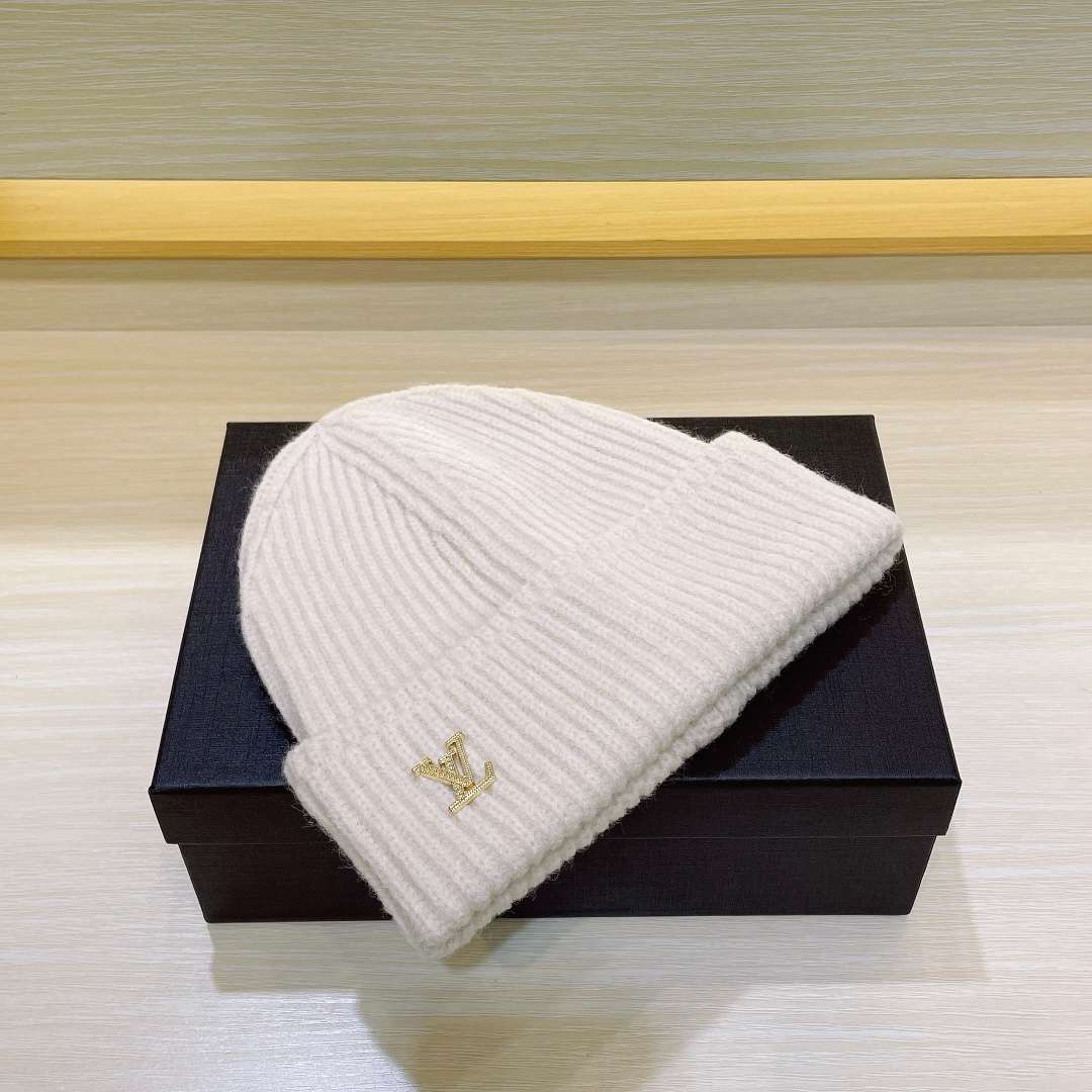 L0vis Vvtt0n Ahead Beanie White For Women