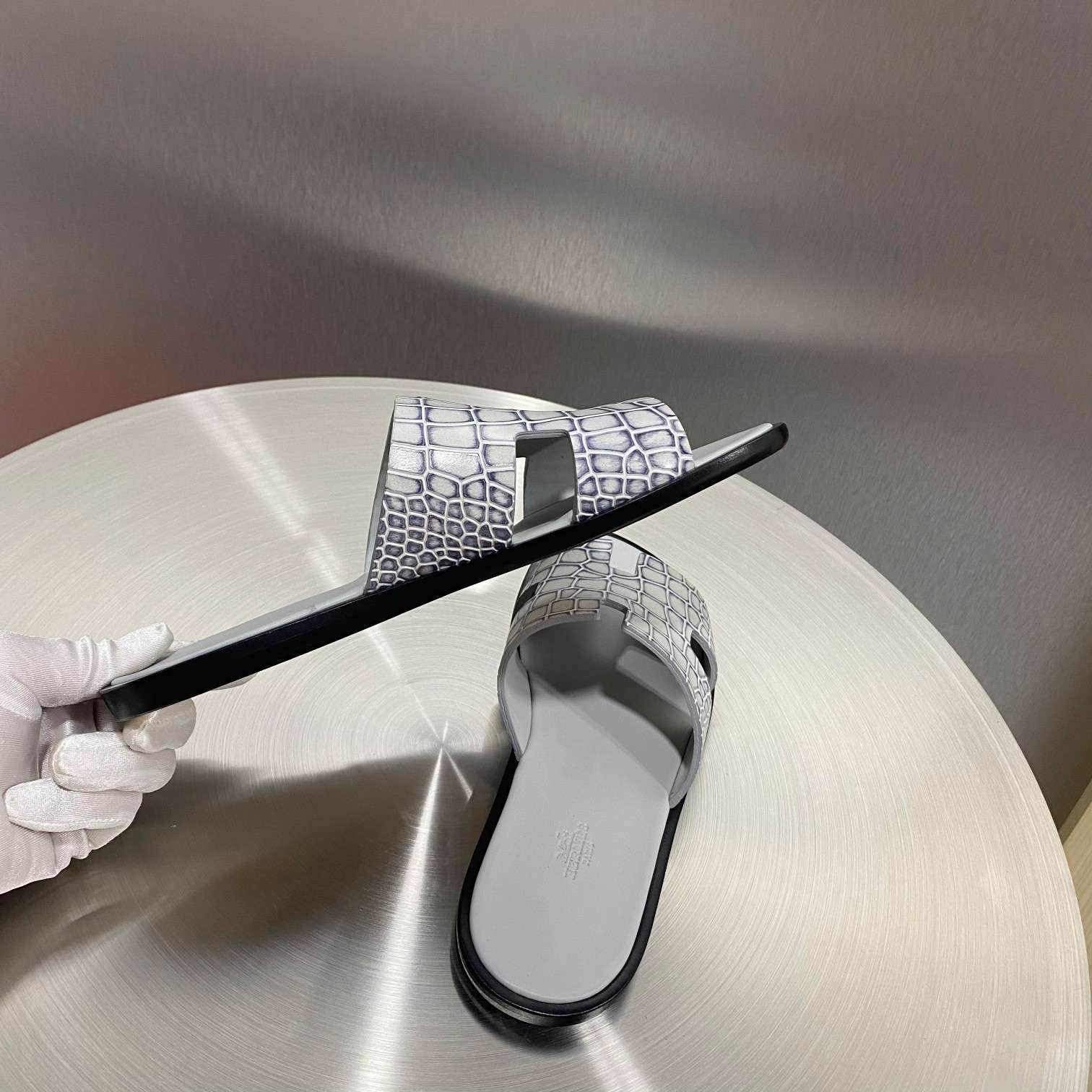 H**me5 Oran Sandal White For Men