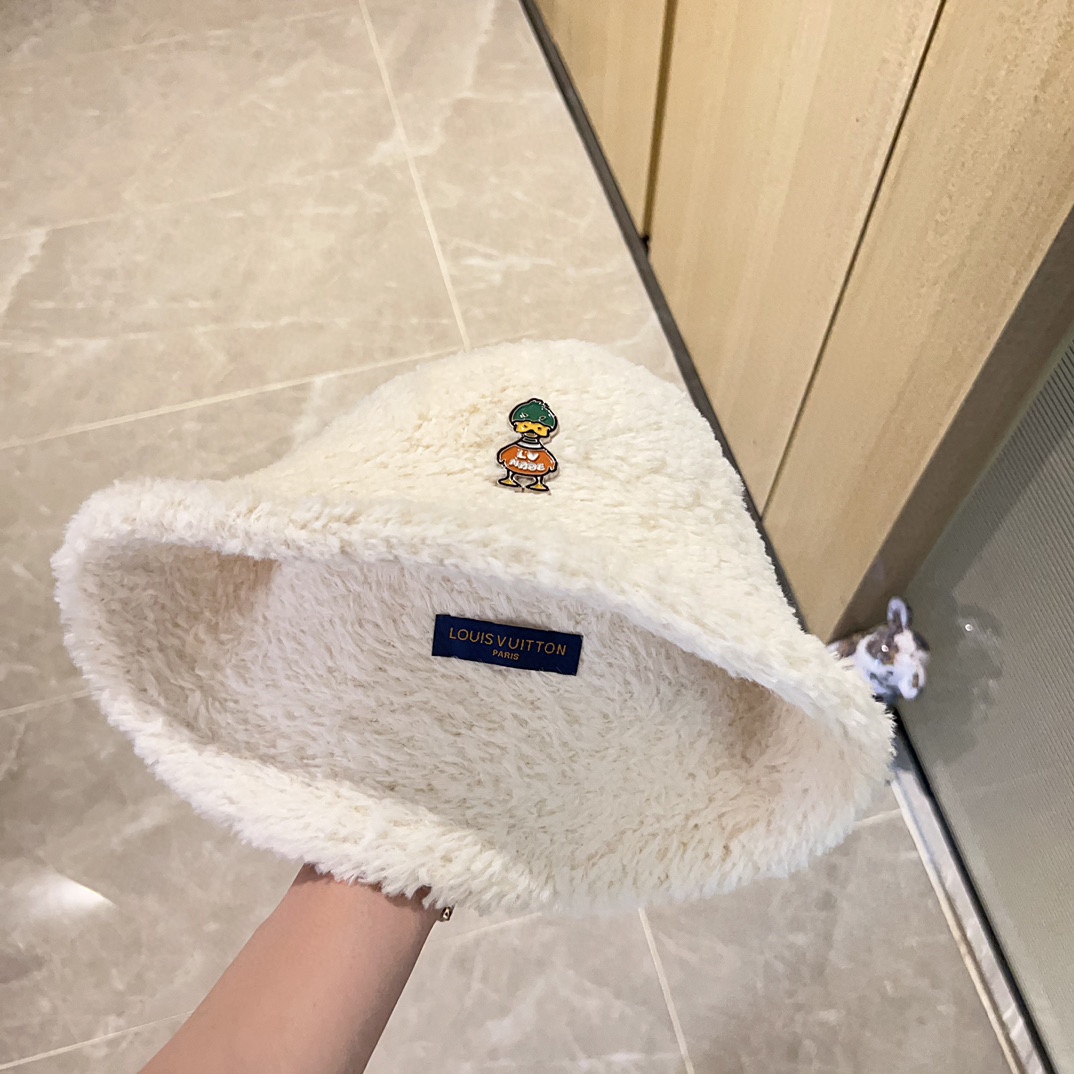 L0vis Vvtt0n Duck Beanie LV White For Women