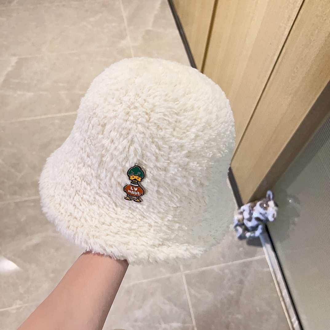 L0vis Vvtt0n Duck Beanie LV White For Women