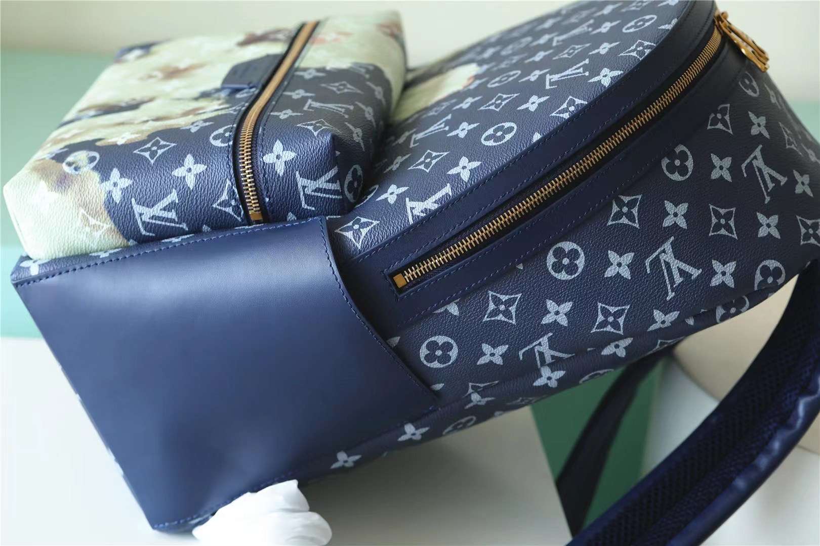 L0vis Vvtt0n Discovery Backpack PM Drak Blue For Men 11.4in/29cm