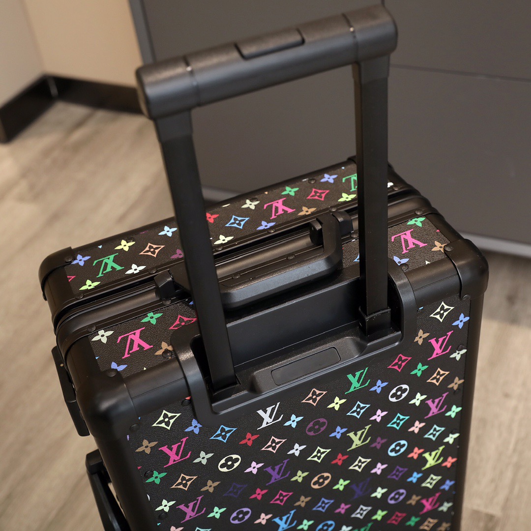 L0vis Vvtt0n Horizon 55 Black 21.7in/55cm