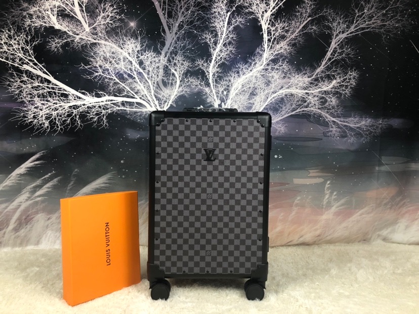 L0vis Vvtt0n Rolling Trunk Black 55cm/21.6in