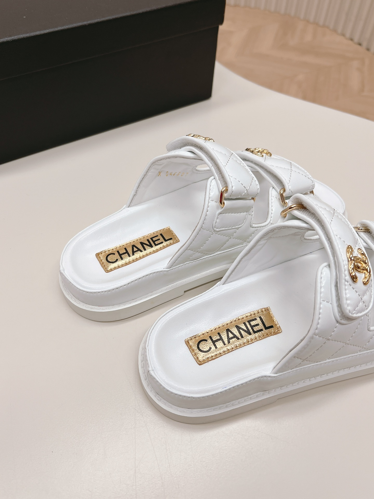 Ch**el Sandals With Ch**el Logo White For Women