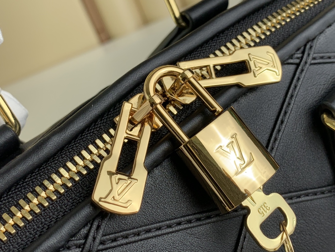 L0vis Vvtt0n Speedy Bandouliere 20 Black For Women 8 in/ 20.5 cm