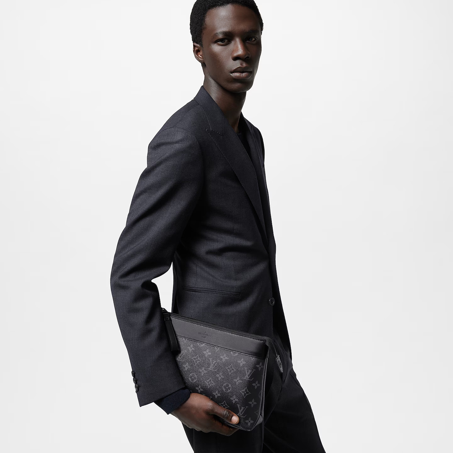 L0vis Vvtt0n Pochette Voyage Souple Black Bag For Men 11.2in/30cm M82543