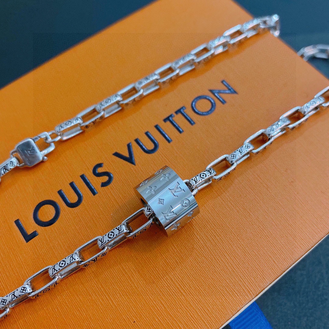 L0vis Vvtt0n Necklace Silver For Women