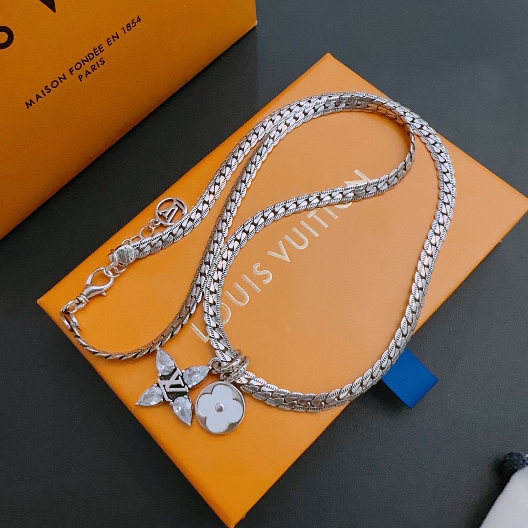 L0vis Vvtt0n Necklace Silver For Women