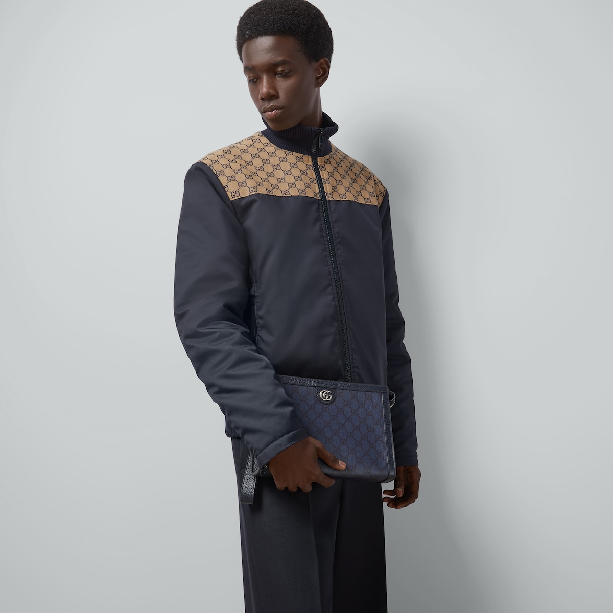 Gvc*1 Ophidia GG Pouch Blue For Men 10.2 in/ 26 cm 760243 UULBN 4055