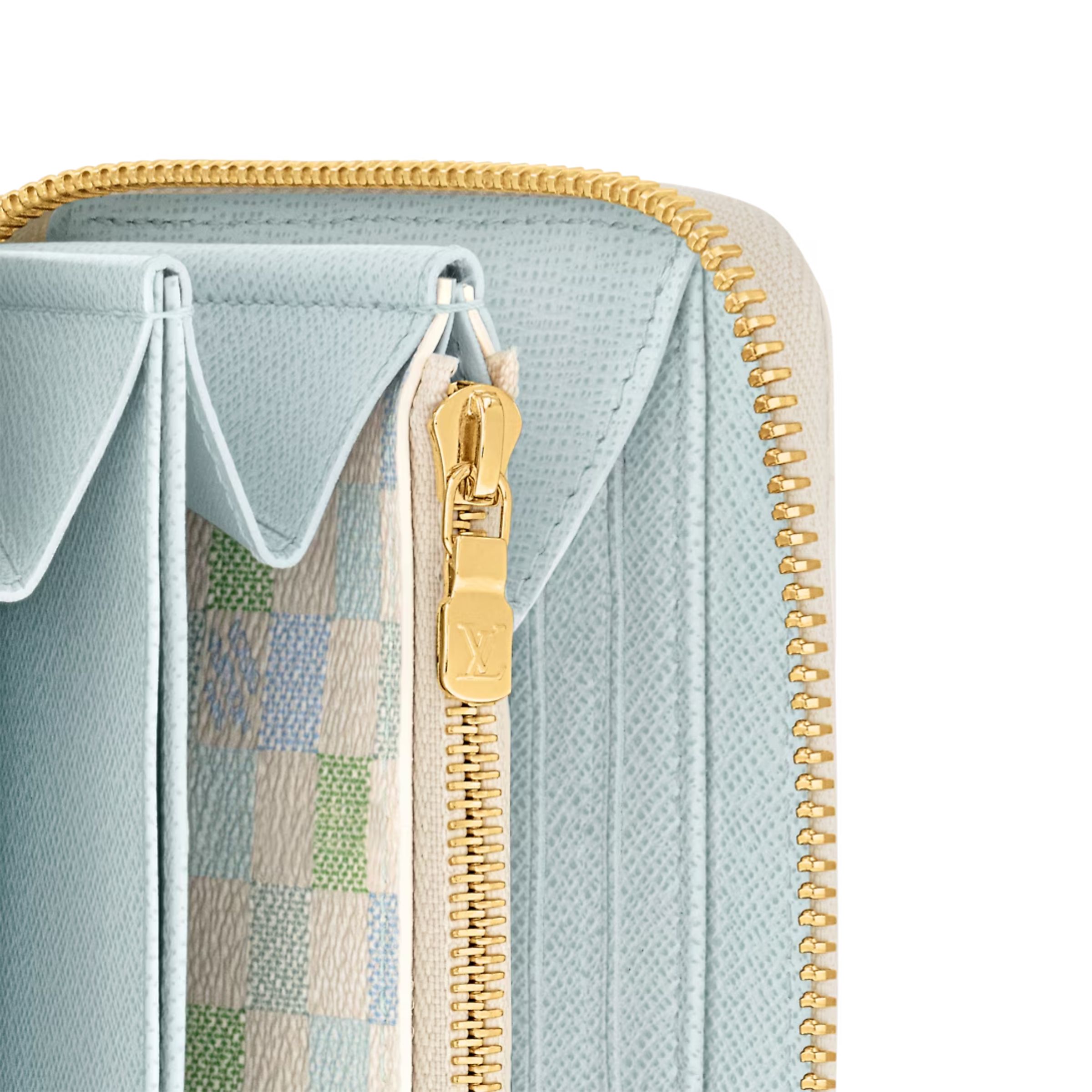 L0vis Vvtt0n Zippy Wallet Green For Women 7.7 Inches/ 19.5 Cm N40748