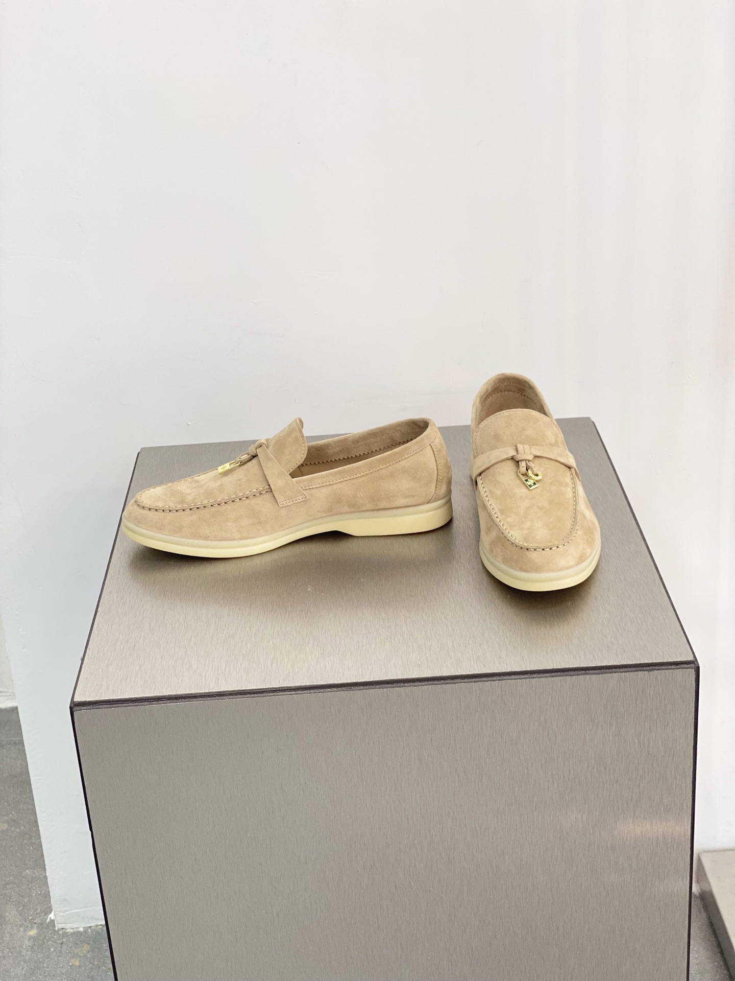 L0r0 P1ana Summer Charms Walk Loafers Sandstone For Women – FAE5444 D044