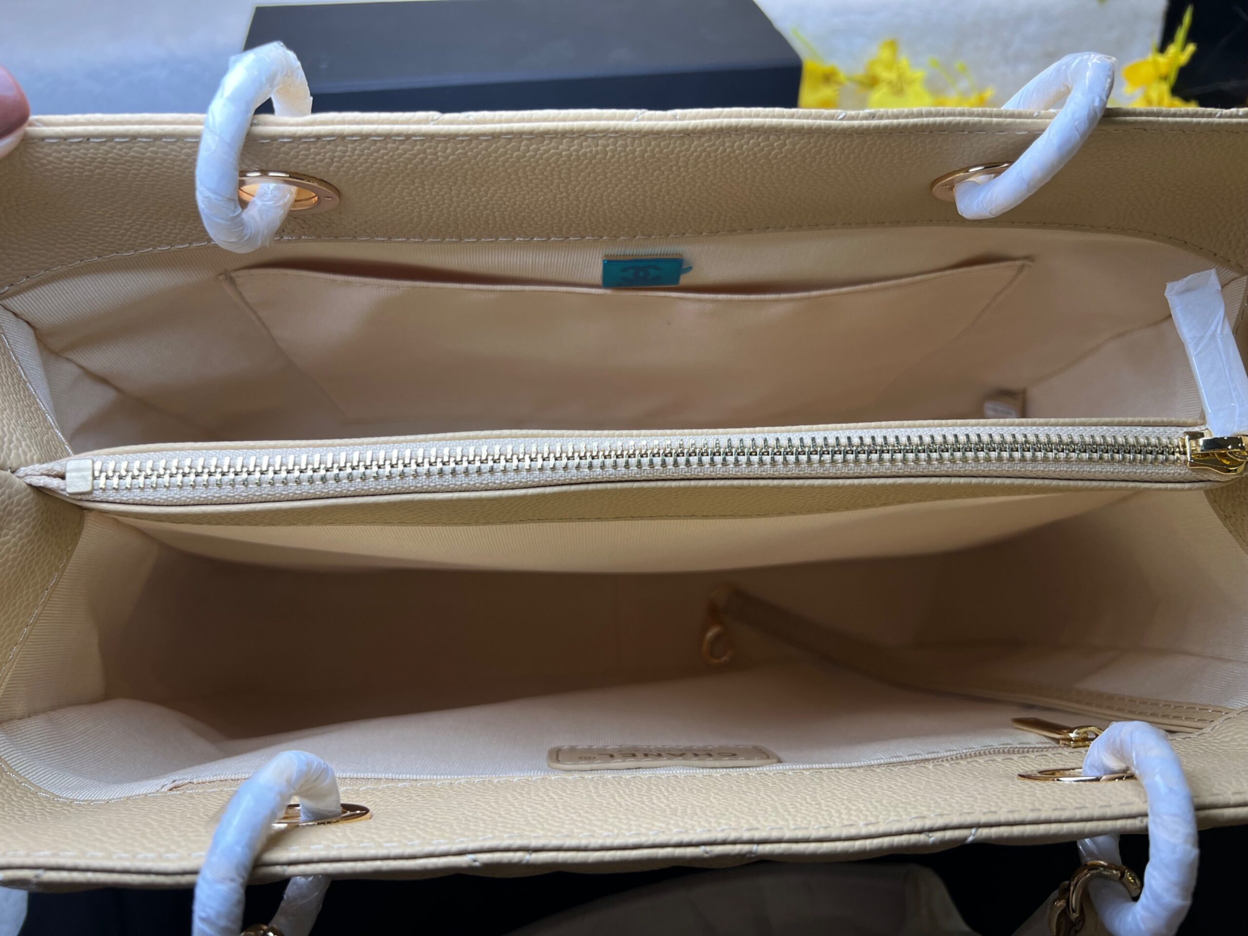 [True-to-ORIGINAL] Ch**el Classic Tote Bag Beige For Women 13.3in/34cm