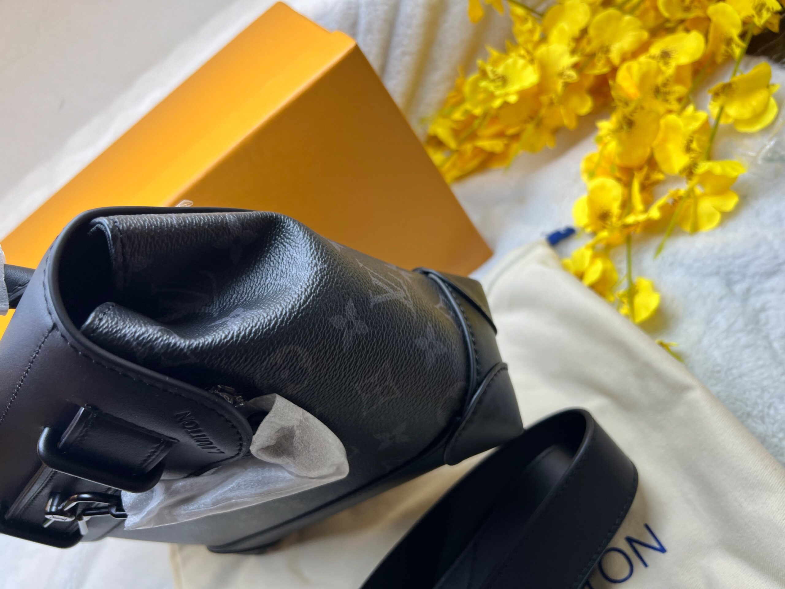 [True-to-ORIGINAL] L0vis Vvtt0n Steamer PM Black For Men 9.8in/25cm – M46953