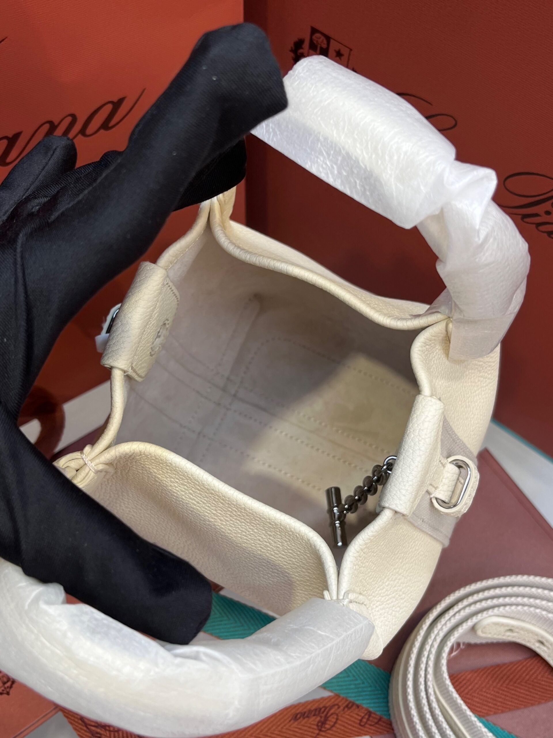 [True-to-ORIGINAL] Loro Small Bale Whisper White Bag For Women 17cm/6.7 – FAN8964(1615)