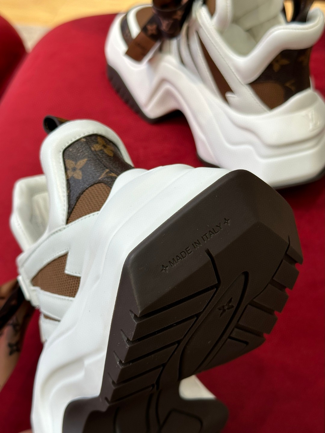 L0vis Vvtt0n LV Archlight Sneaker Brown For Women 1AACQA