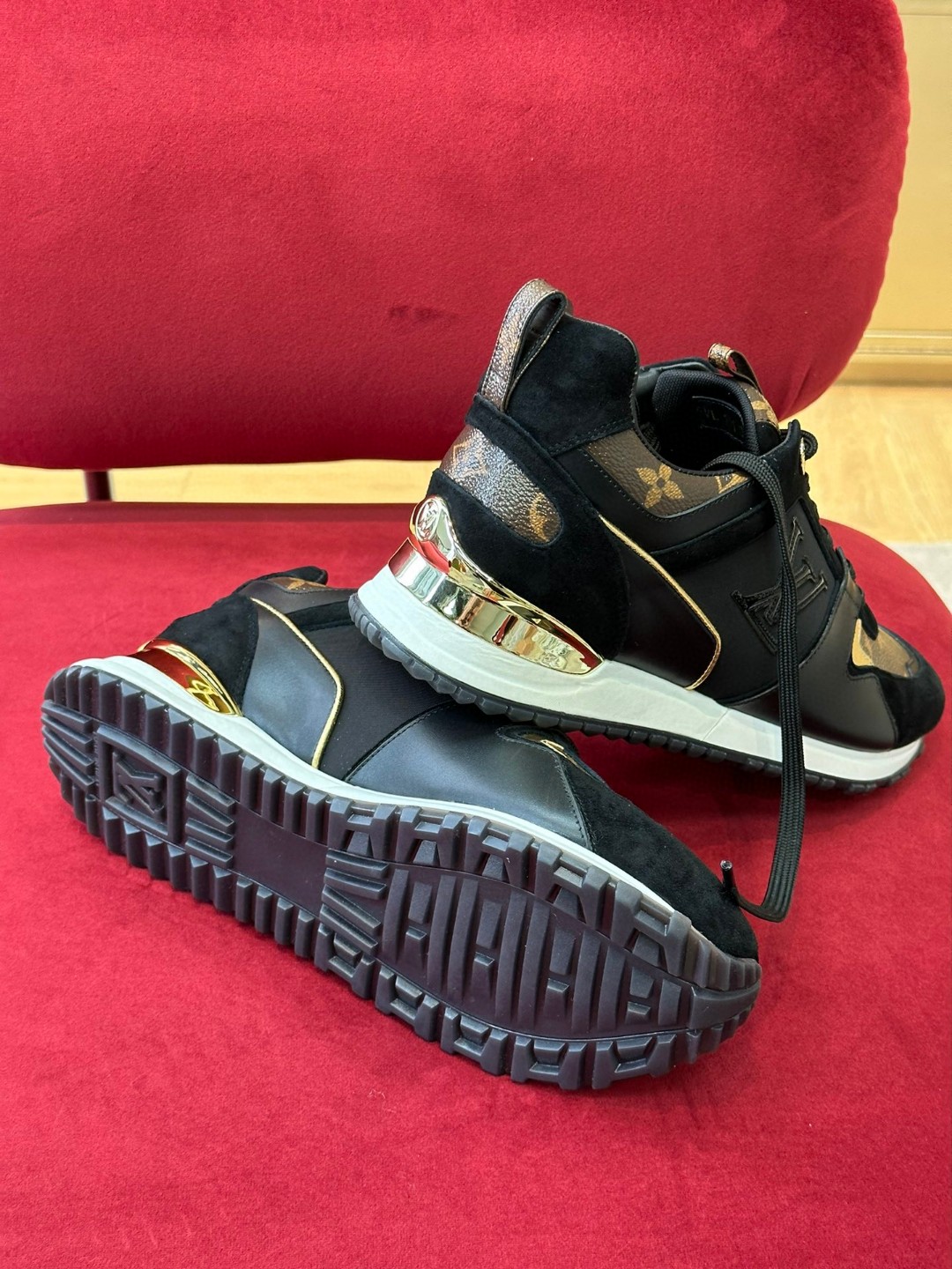 L0vis Vvtt0n Run Away Sneaker Black For Women 1AAP3E