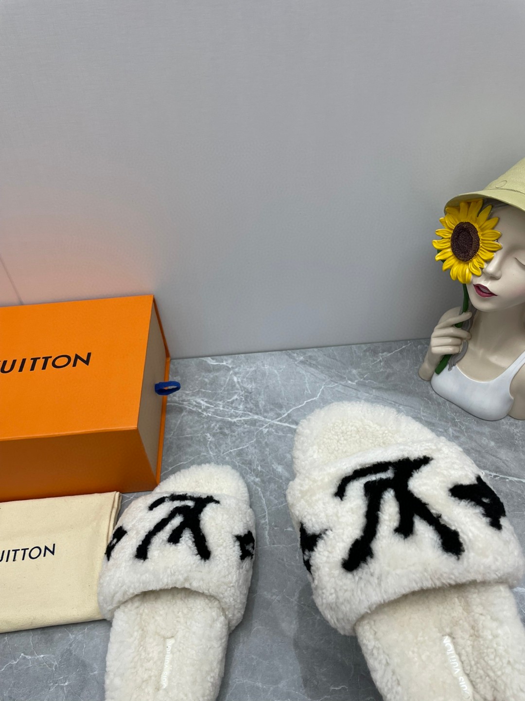 L0vis Vvtt0n Paseo Flat Comfort Mule White For Women