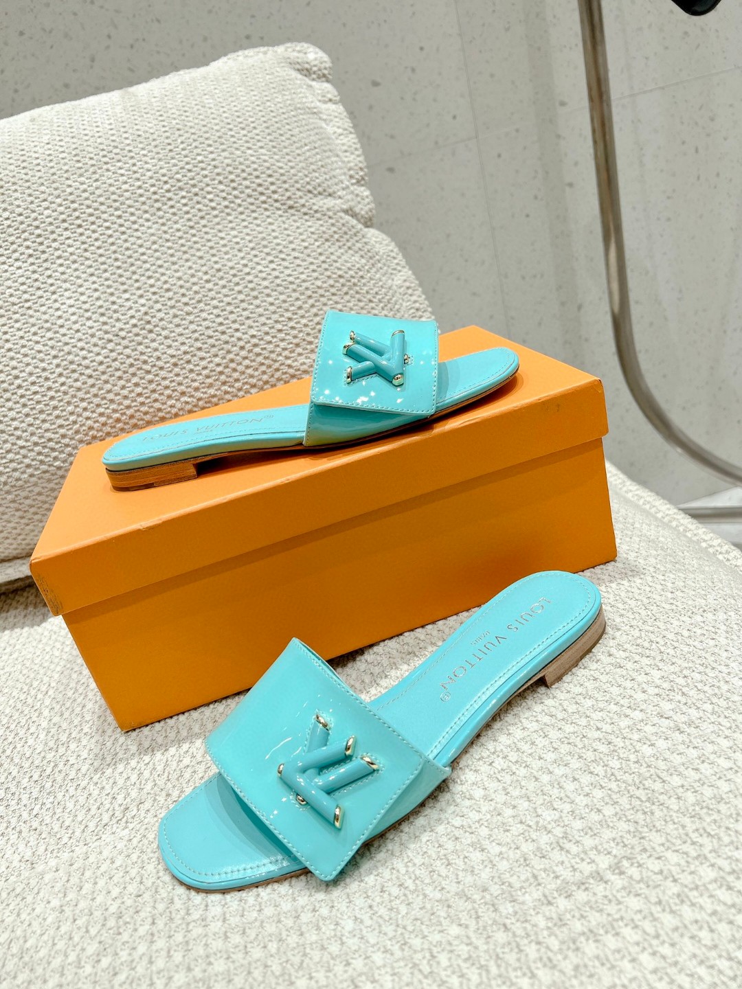 L0vis Vvtt0n Shake Flat Mule Jade Green For Women