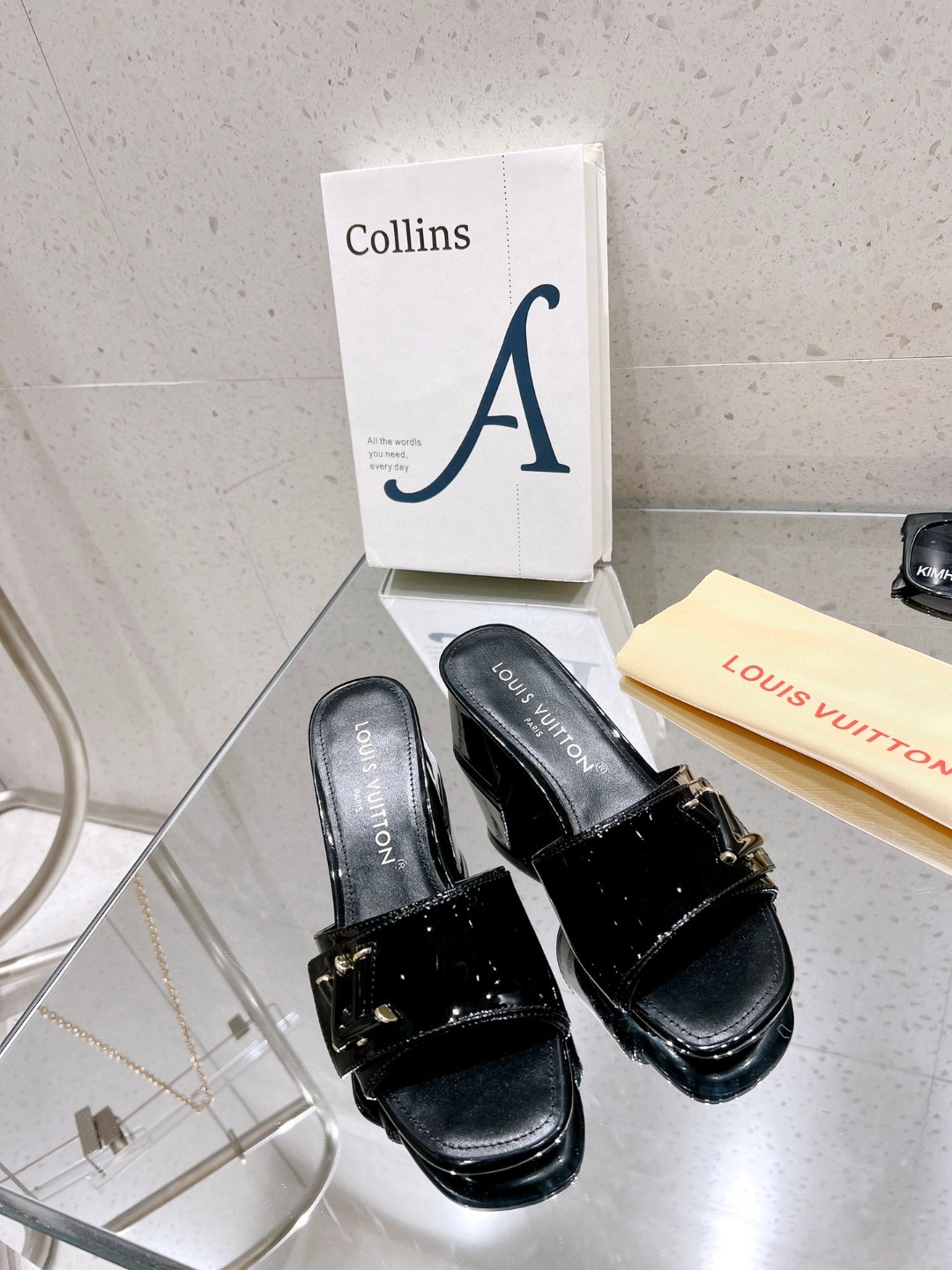 L0vis Vvtt0n Shake Mule Black For Women