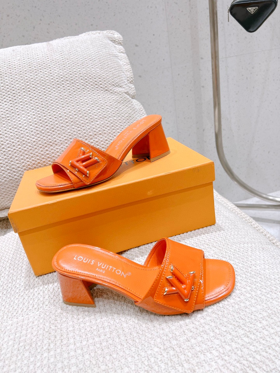 L0vis Vvtt0n Shake Mule Orange For Women