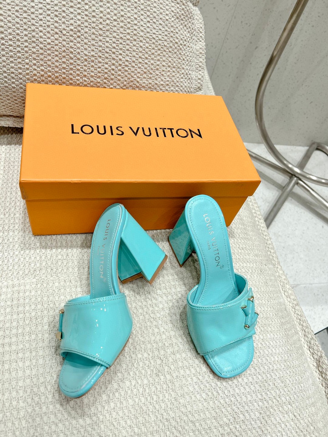 L0vis Vvtt0n Shake Mule Jade Green For Women