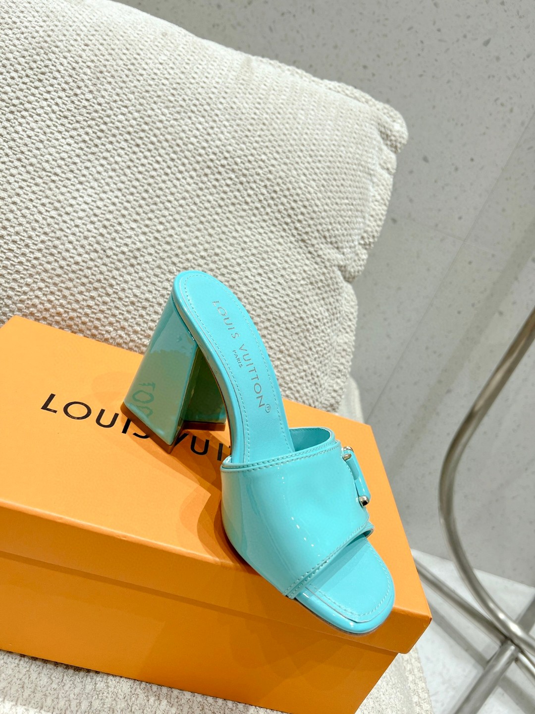 L0vis Vvtt0n Shake Mule Jade Green For Women