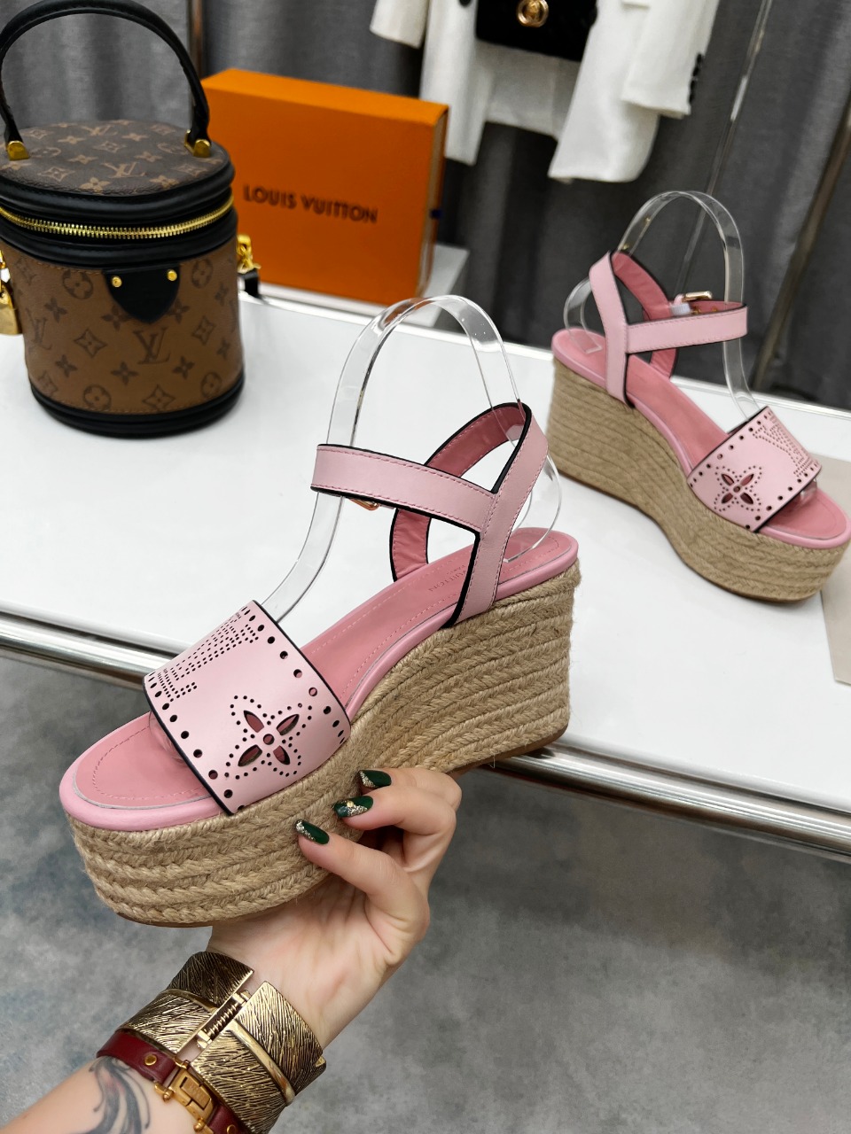 L0vis Vvtt0n Women’s Starboard Wedge Sandal Pink For Women LV