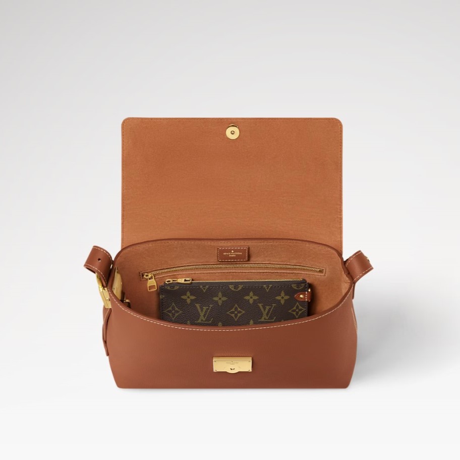 L0vis Vvtt0n Low Key Messenger Cognac Brown For Women 11.8in/30cm M13151