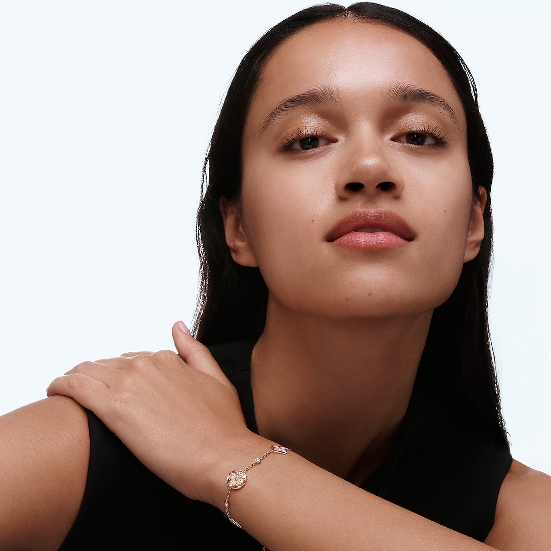 L0vis Vvtt0n Color Blossom BB Star And Sun Multi-Motif Bracelet Pink-Toned For Women QA5120