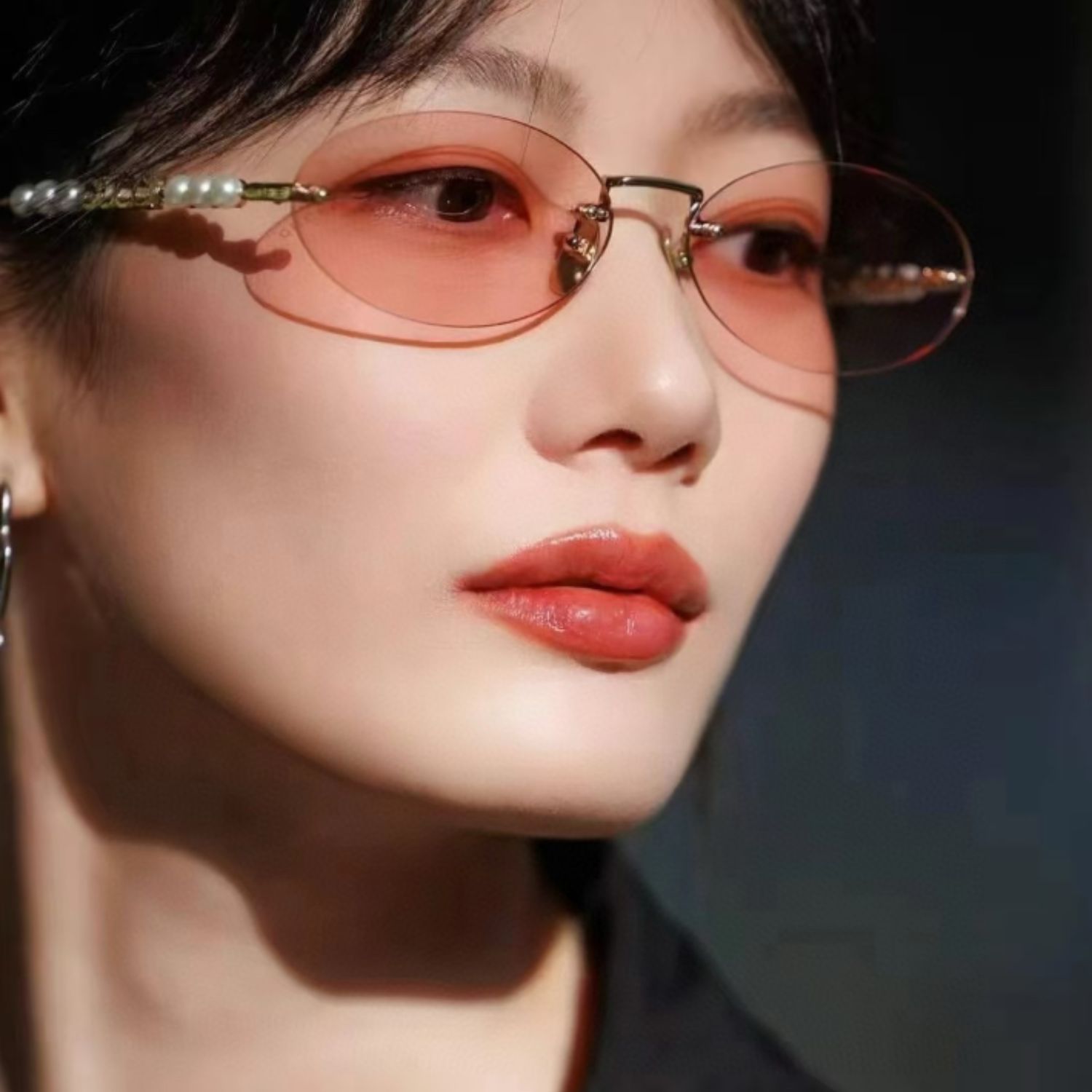 Gvc*1 Oval Frame Sunglasses Solid Light Pink With Gold Toned Metal Frame – 820505 I3330 8059