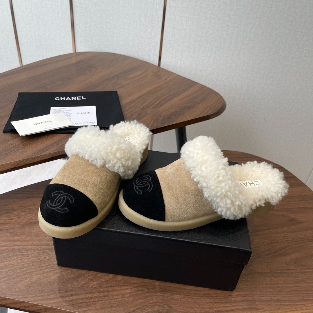 Ch**el Shearling Two-Tone Mules Beige/Black For Women