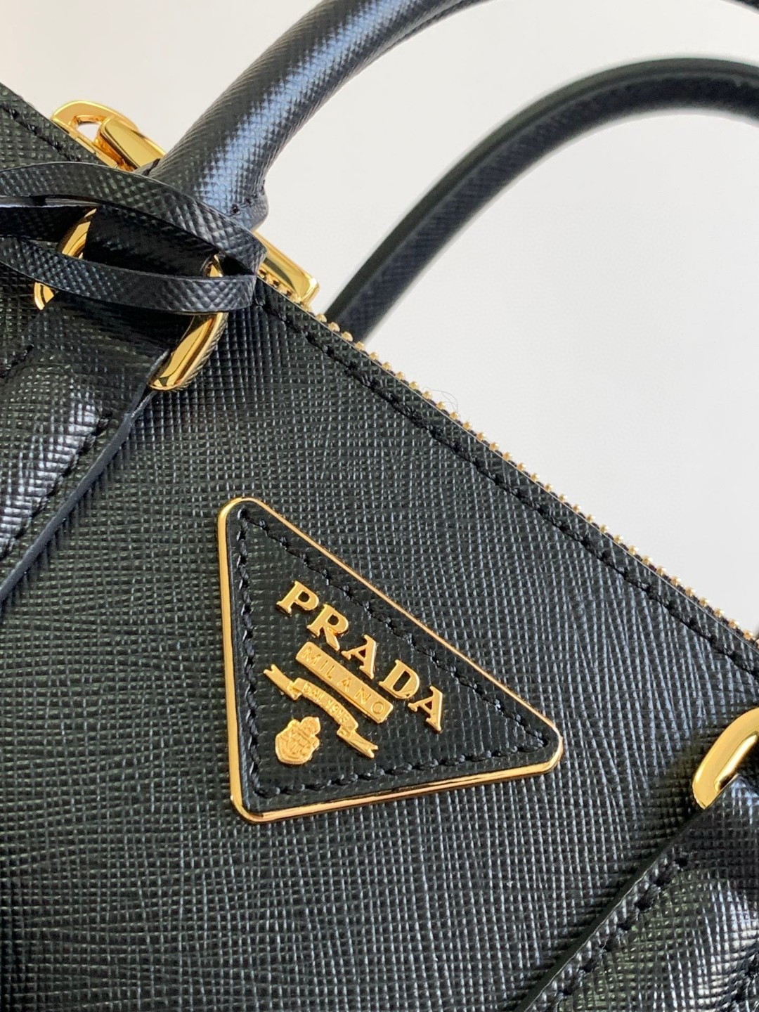 [True-to-ORIGINAL] Pra*a Galleria Saffiano Mini Bag Black For Women 7.8in/20cm 1BA906_NZV_F0002_V_EOM