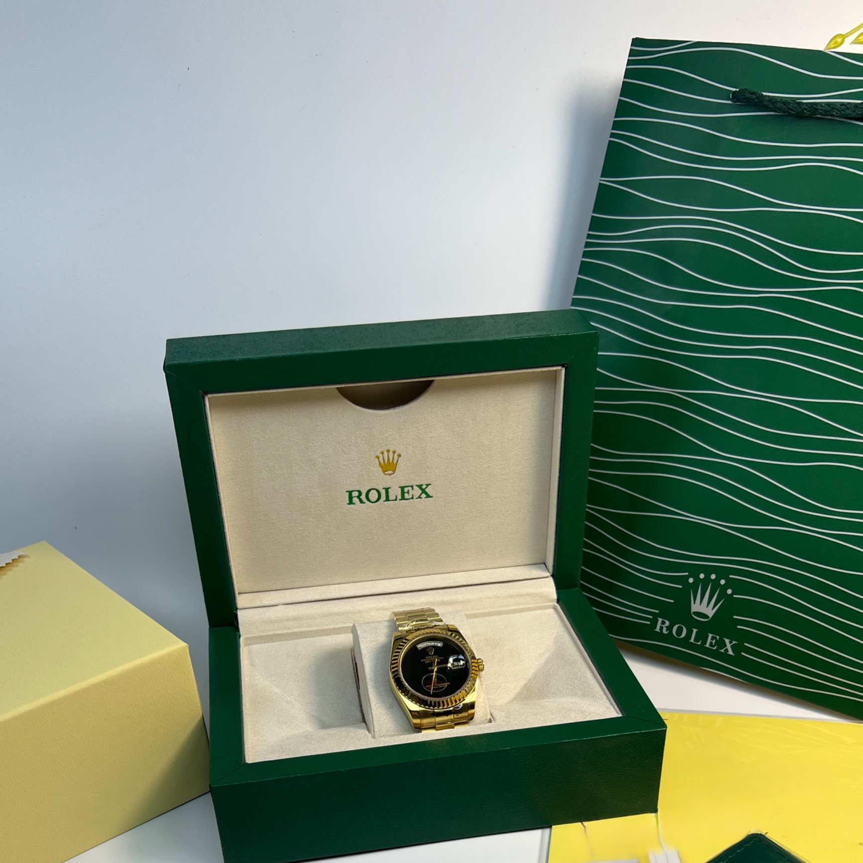 R01ex Day-Date 36 Watch Gold Toned Black Dial 36mm For Men