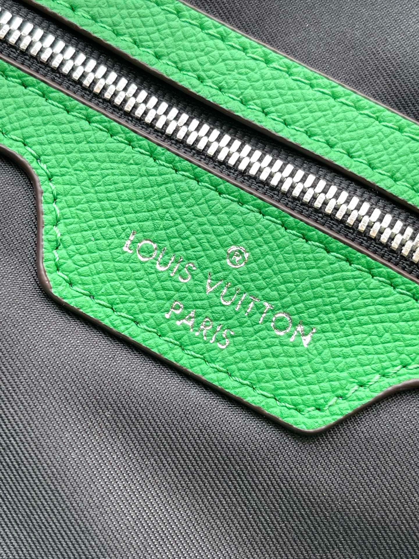 L0vis Vvtt0n Keepall Bandouliere 45 Green 17.7in/45cm M31046