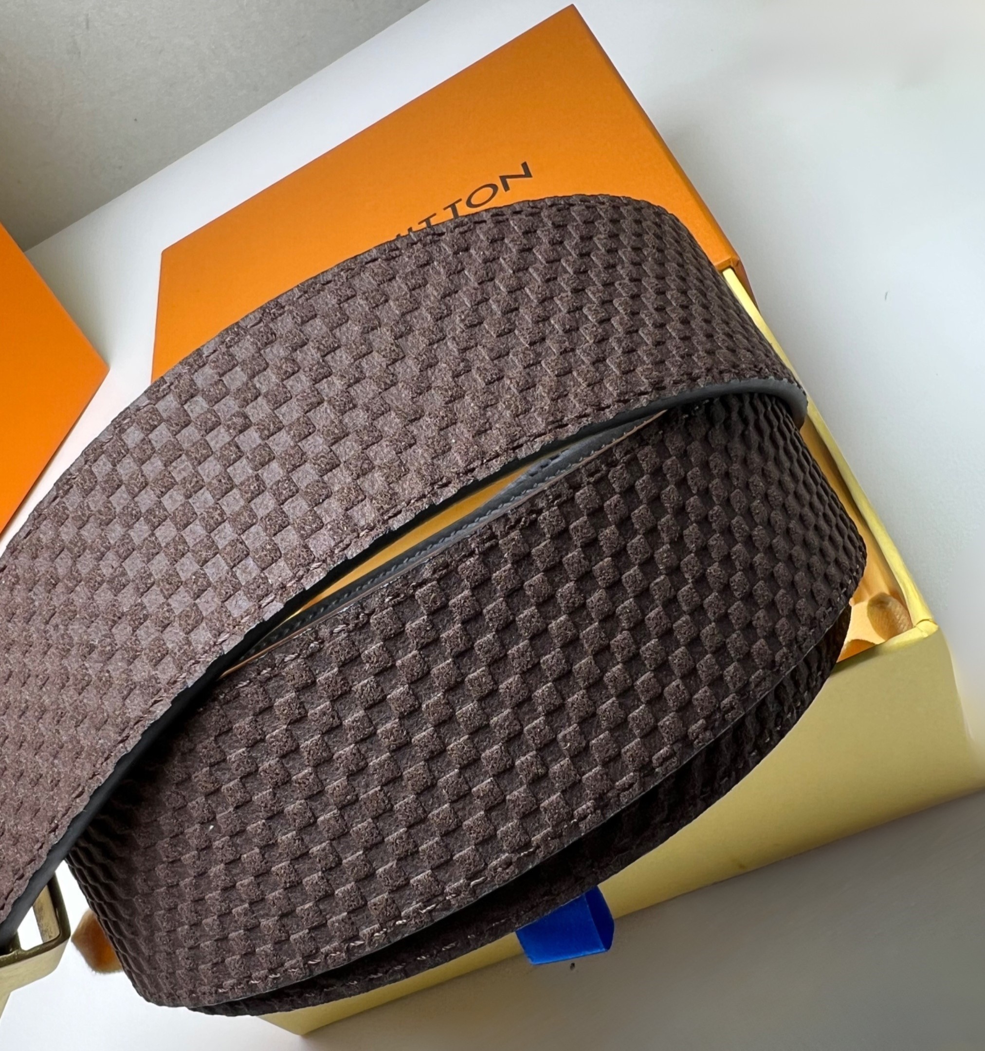 L0vis Vvtt0n Initiales Reversible LV Belt with Gold Toned Hardware