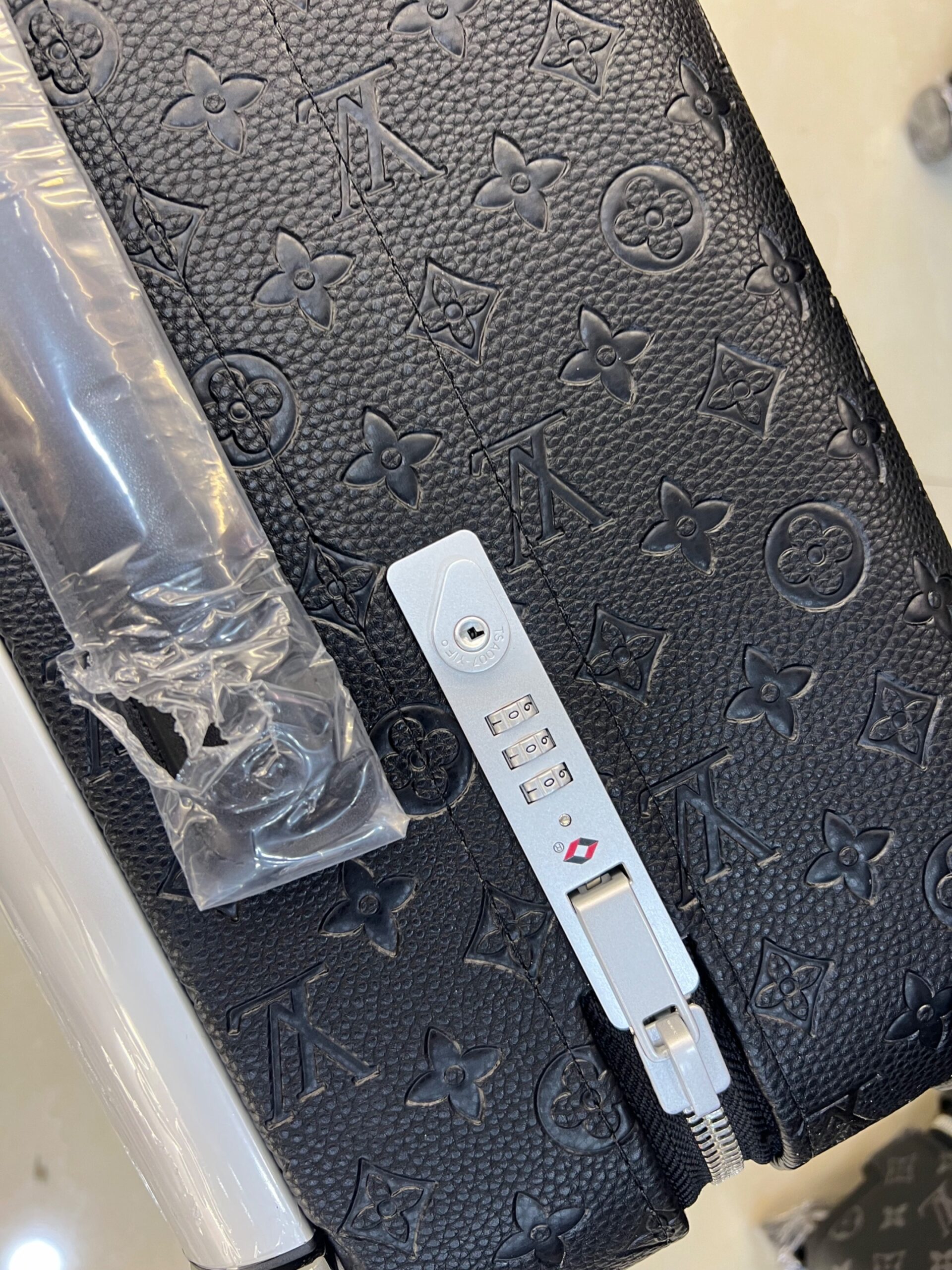 L0vis Vvtt0n Horizon 55 Monogram Taurillon Black 21.7in/55cm LV M20438