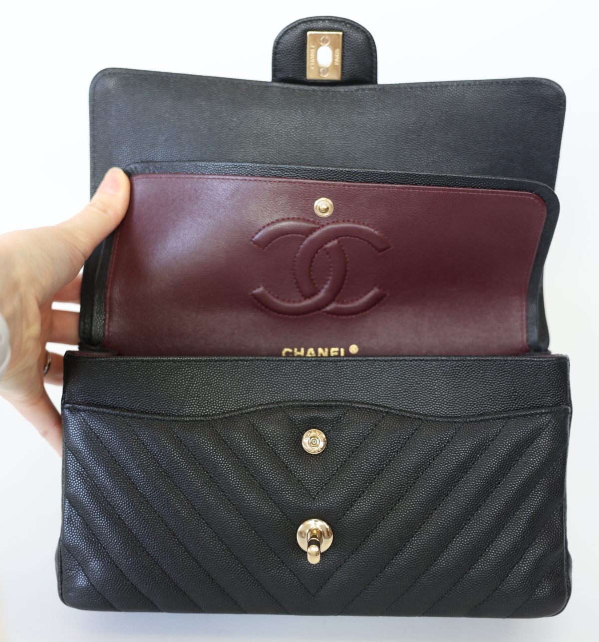 Ch**el Chevron Classic Handbag Gold Toned Hardware Black For Women, Women’s Bags, Shoulder And Crossbody Bags 10.2in/26cm