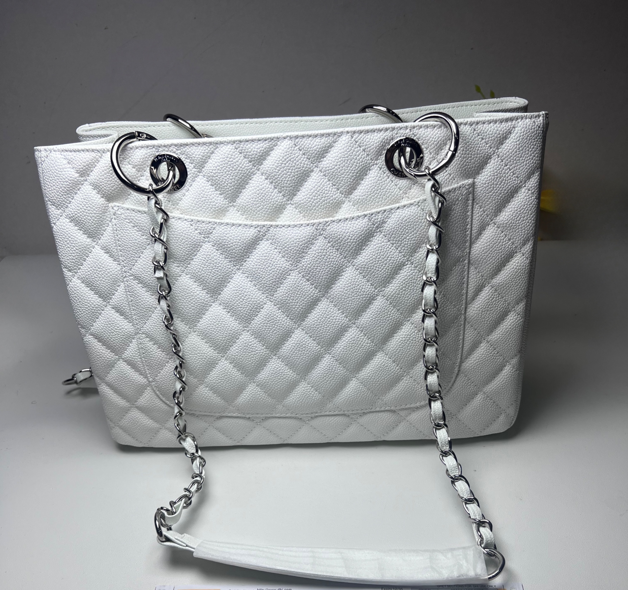 Ch**el Chain Tote Shoulder Bag White For Women 13in / 33cm A50995