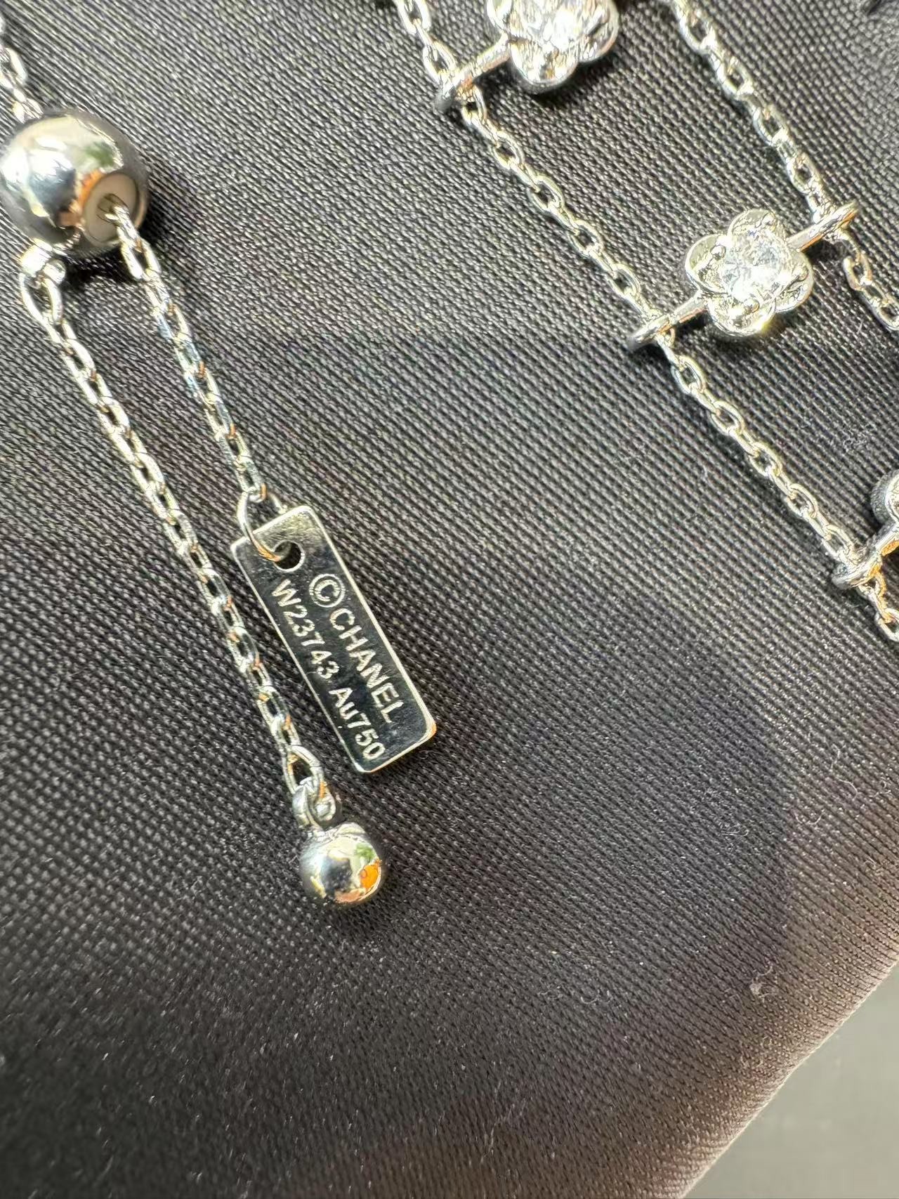 Ch**el Bouton De Camélia Choker White Gold For Women J12063