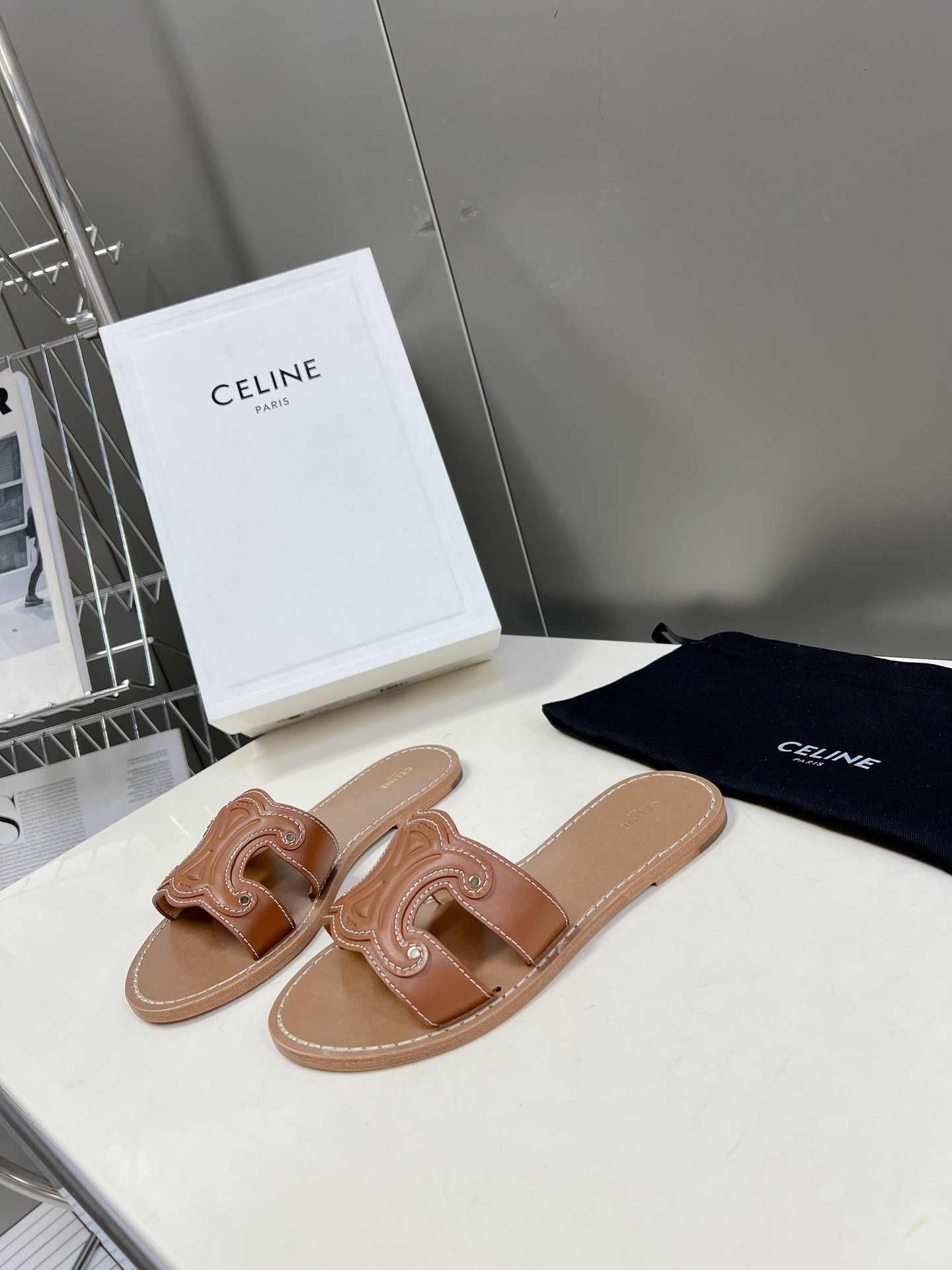 Ce1i*e Triomphe Mule Brown For Women 352413767C.04LU