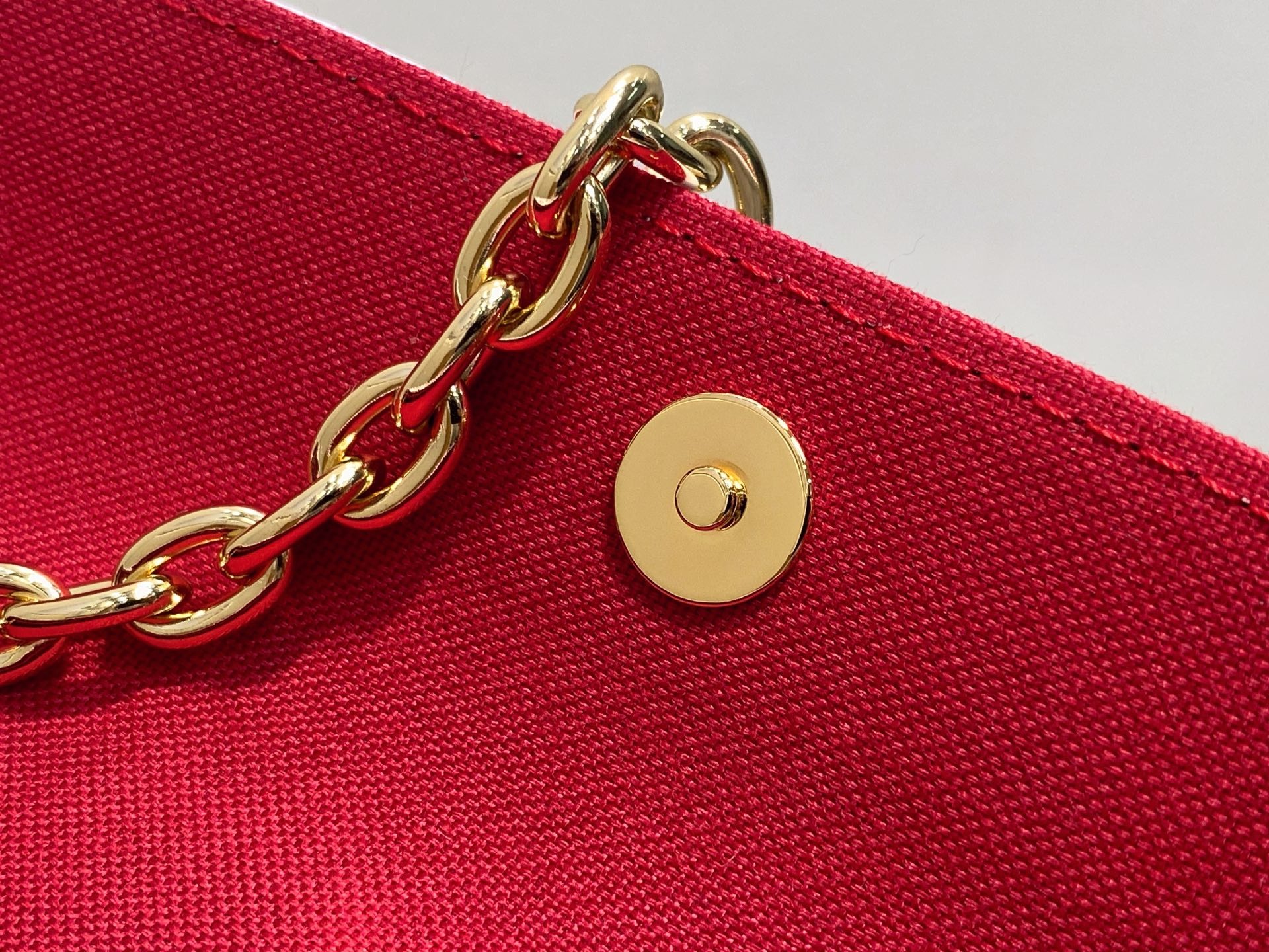 [True-to-ORIGINAL] L0vis Vvtt0n LV x TM Wallet On Chain Ivy Cherry Canvas For Women 9.3in/24cm M14239