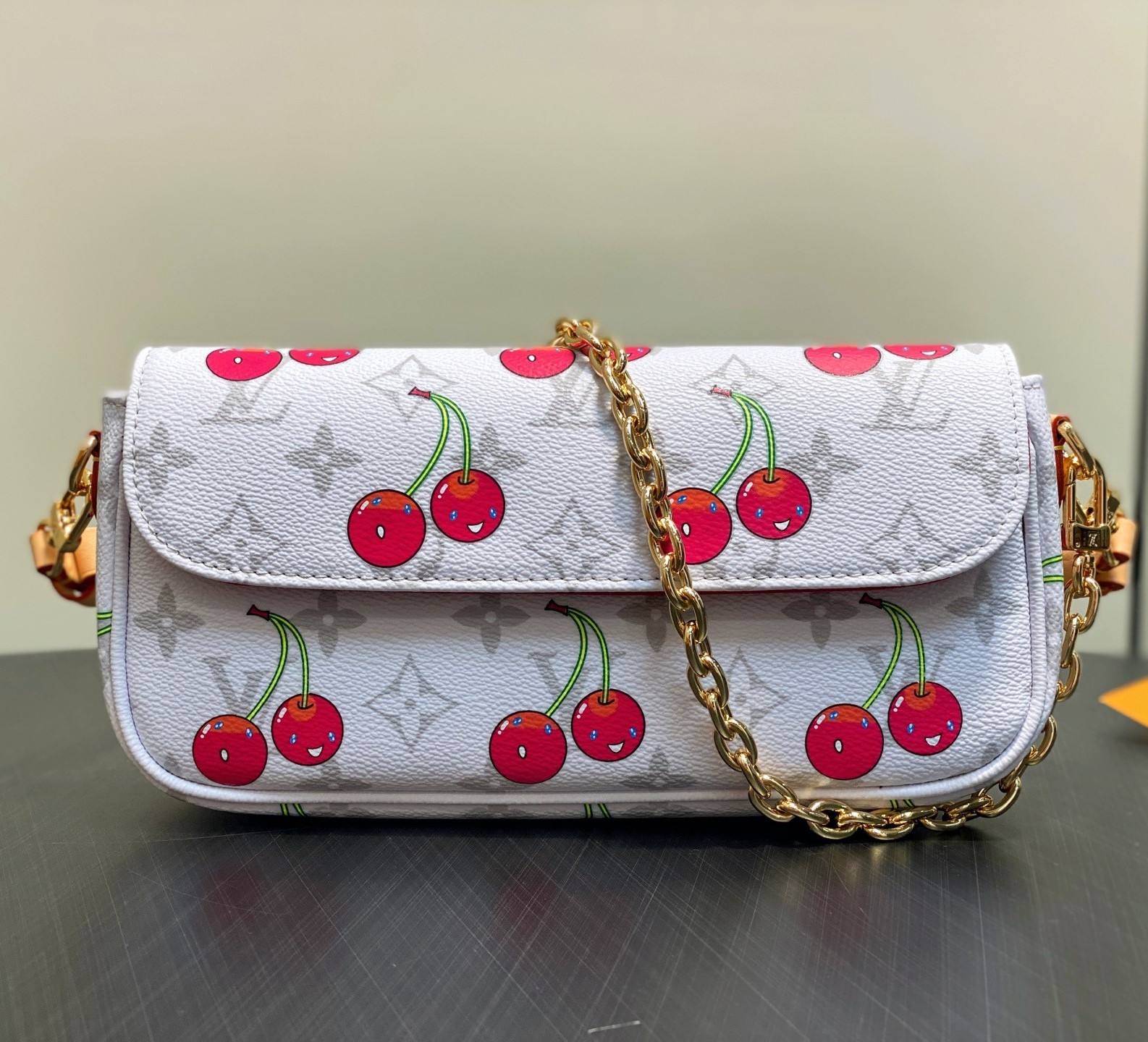 [True-to-ORIGINAL] L0vis Vvtt0n LV x TM Wallet On Chain Ivy Cherry Canvas For Women 9.3in/24cm M14239