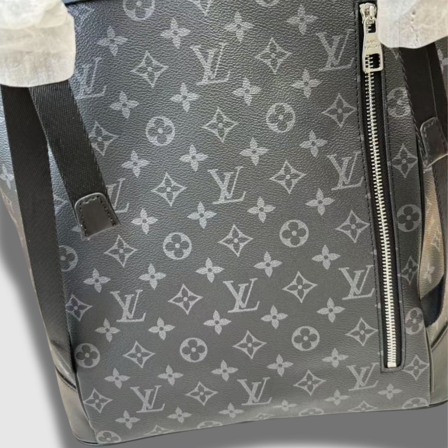 L0vis Vvtt0n Steamer Backpack Bag Black For Men 12.6in/32cm M44052