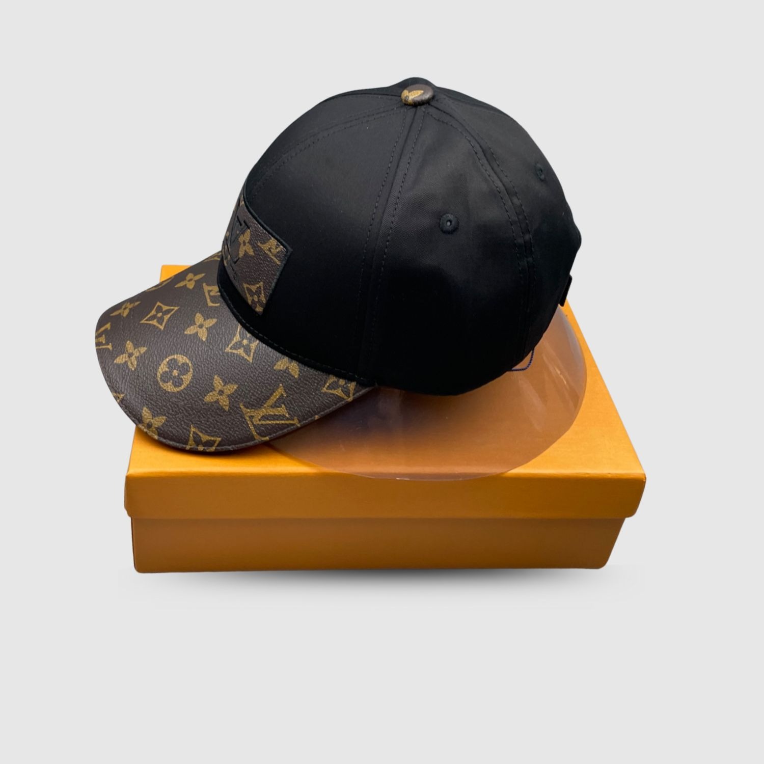 L0vis Vvtt0n Embroidered Logo Baseball Cap Black LV Cap